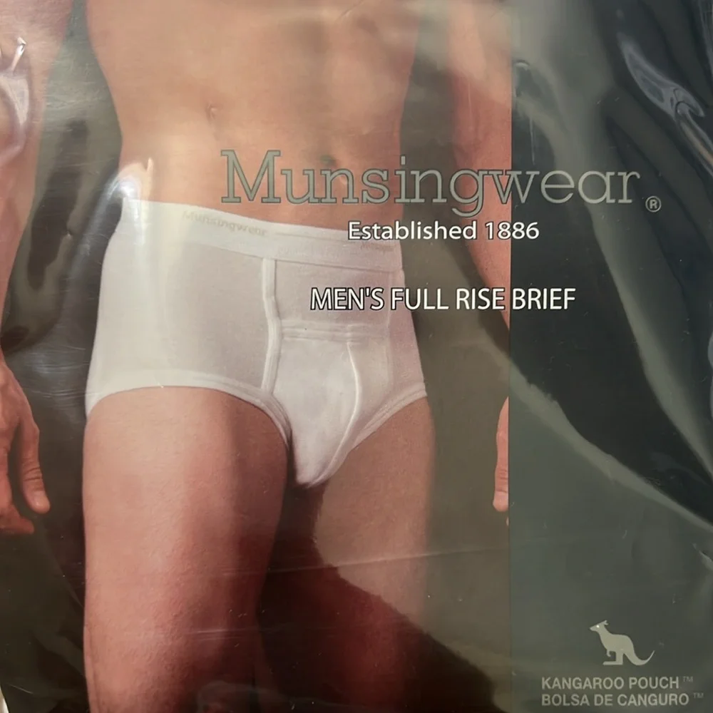 Men's Munsingwear White full rise brief size 48 NWT